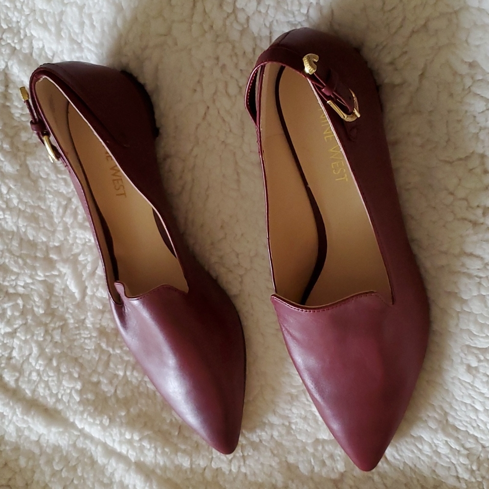 Burgundy Red Nine West Flats size 5.5M